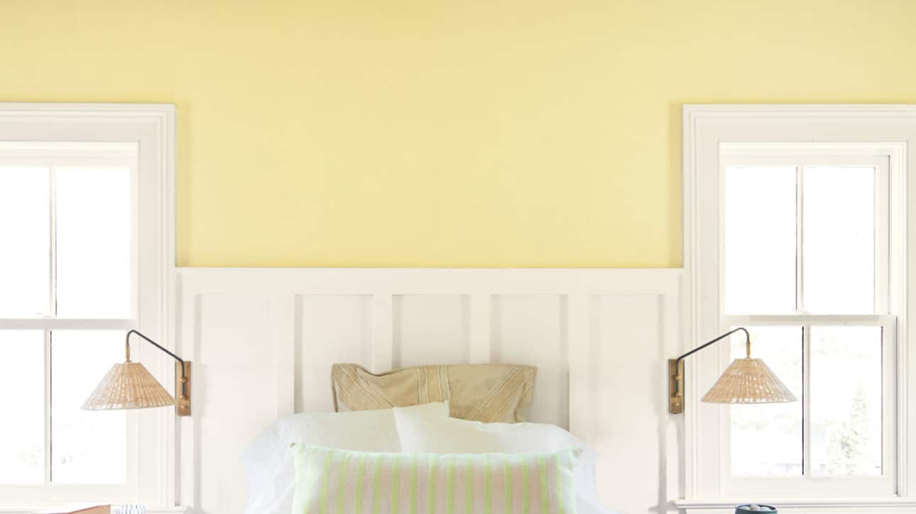 12_BenjaminMoore_ColorTrends_2021_BeaconHillDamask_300dpi
