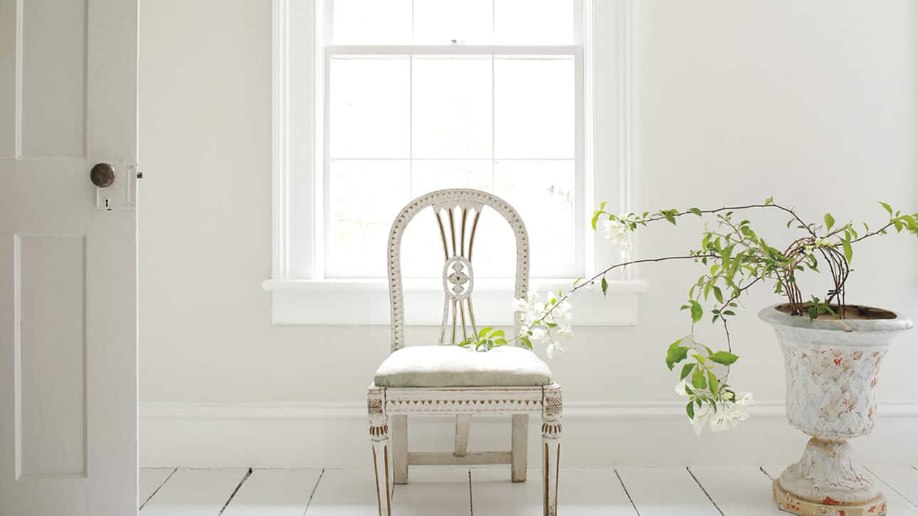 B_TrendsWhiteOnWhite_Chair_5197.2aw